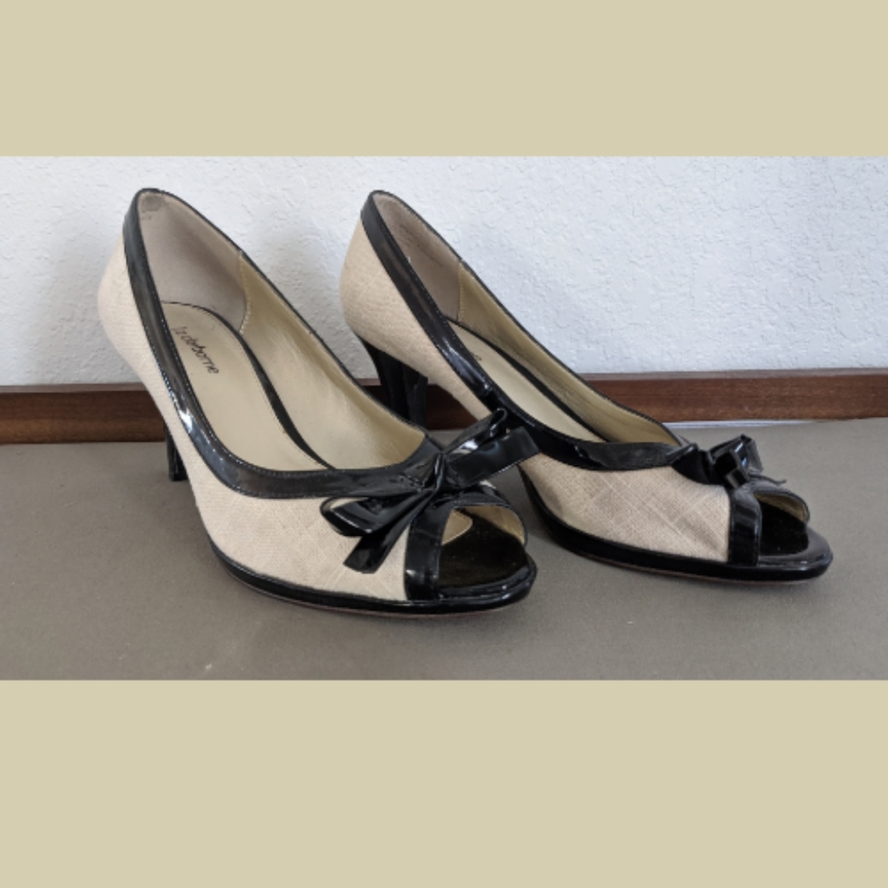 Liz Claiborne Peep Toe Cream Color Pumps Heels 9M